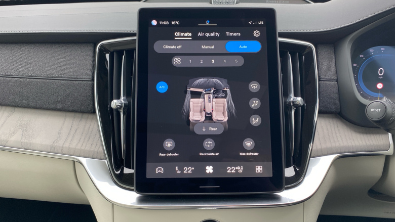 Volvo XC90 2.0 T8 PHEV Ultra Dark 5dr AWD Geartronic Estate